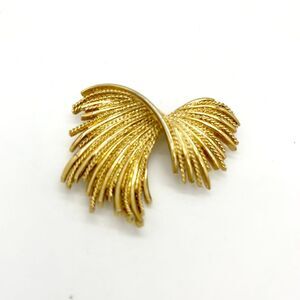 Monet Gold Tone Feather Rope‎ Texture Brooch Pin Vintage Statement Jewelry